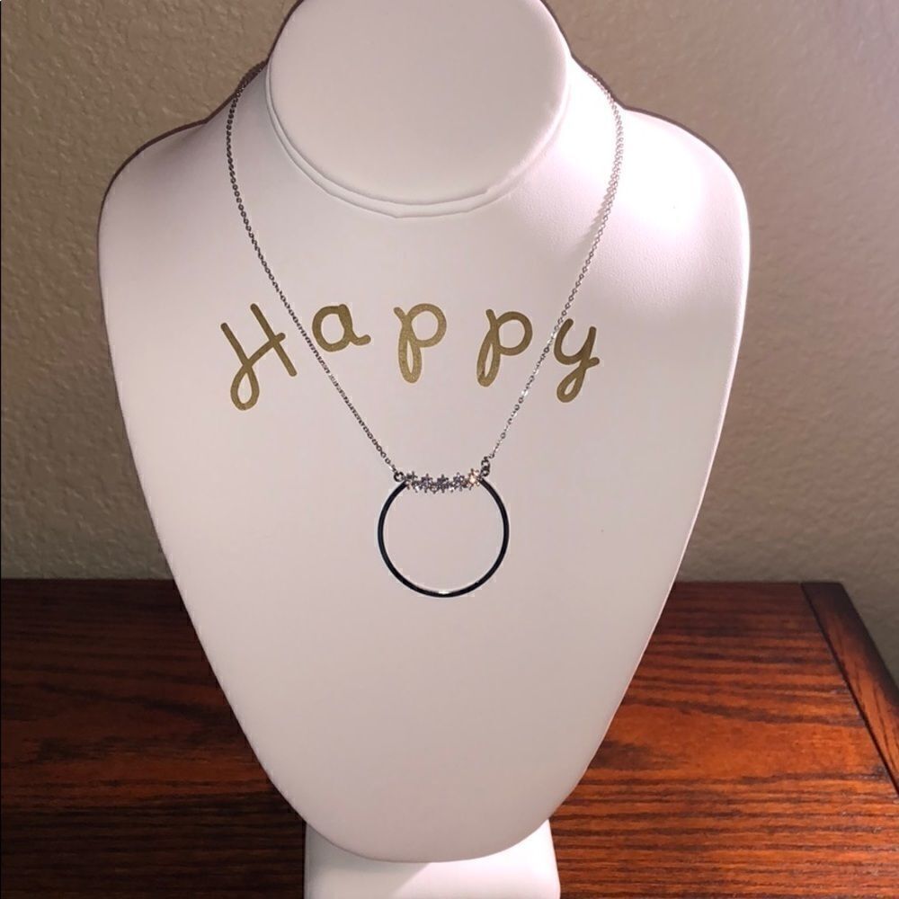 🐝Express NWT cubic zirconia necklace! A must have